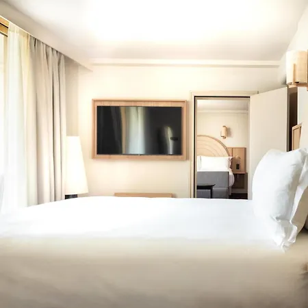 Ξενοδοχείο Ventura Saint-tropez, Tapestry Collection By Hilton 4*